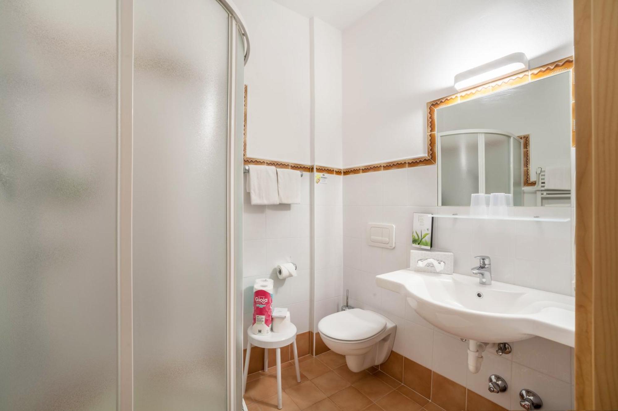 Hotel-Garni Appartement Gartenheim เชนนา ภายนอก รูปภาพ