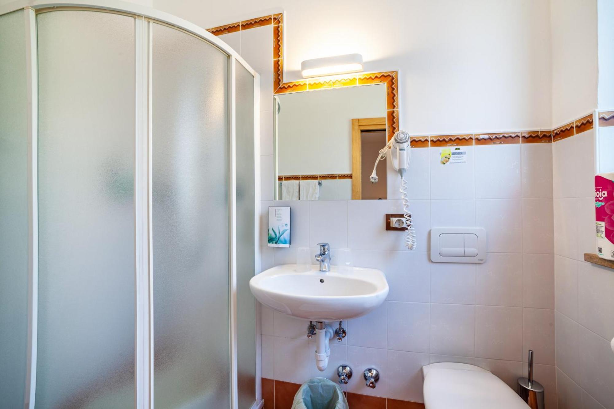 Hotel-Garni Appartement Gartenheim เชนนา ภายนอก รูปภาพ