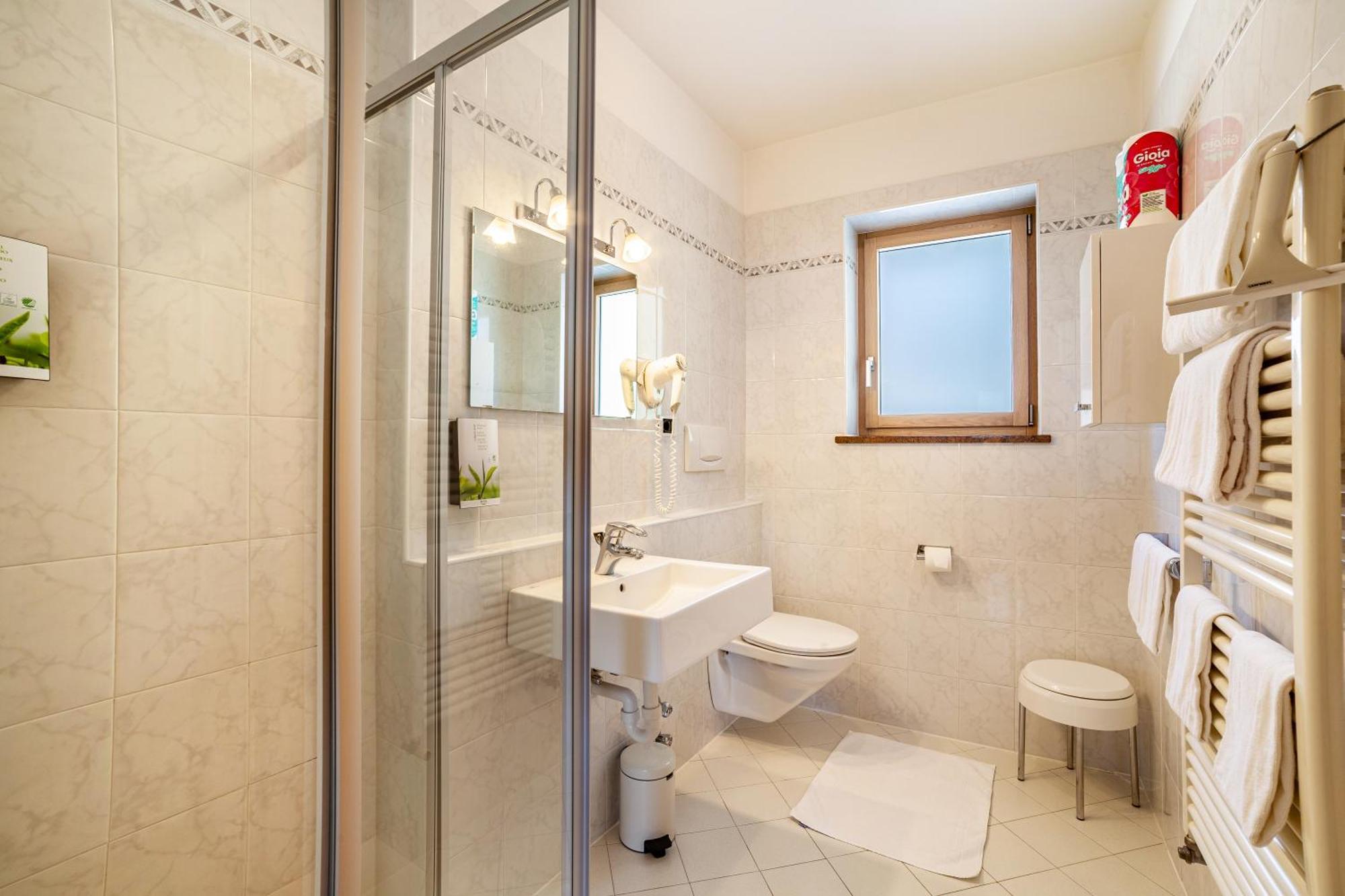 Hotel-Garni Appartement Gartenheim เชนนา ภายนอก รูปภาพ